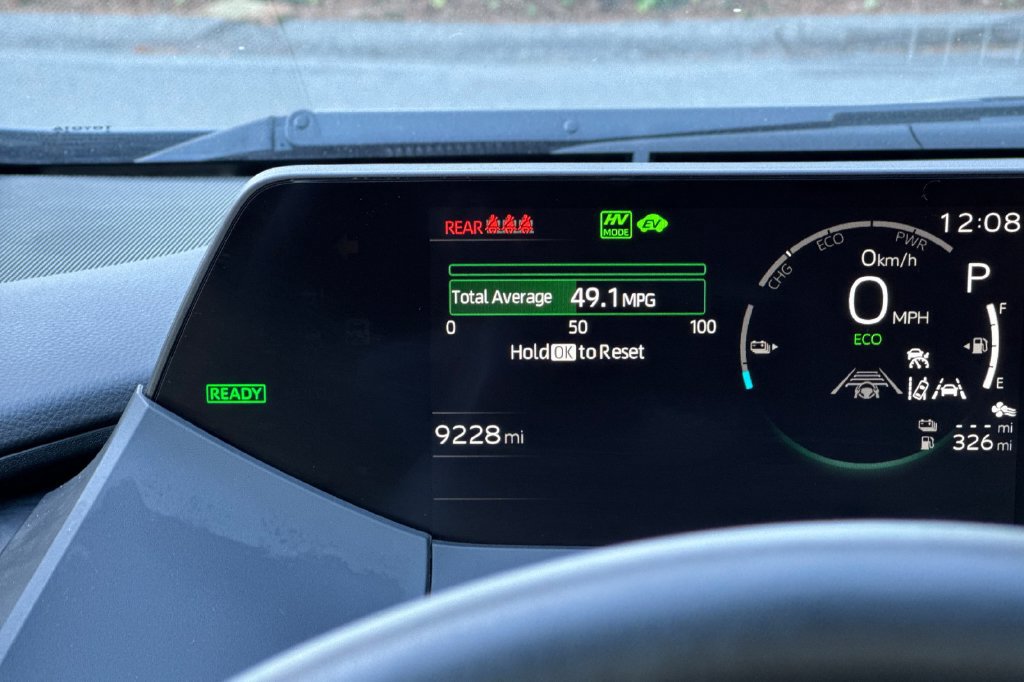 Certified 2025 Toyota Prius Plug-In Hybrid FWD image 24