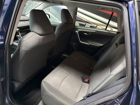 Used 2021 Toyota RAV4 XLE image 13