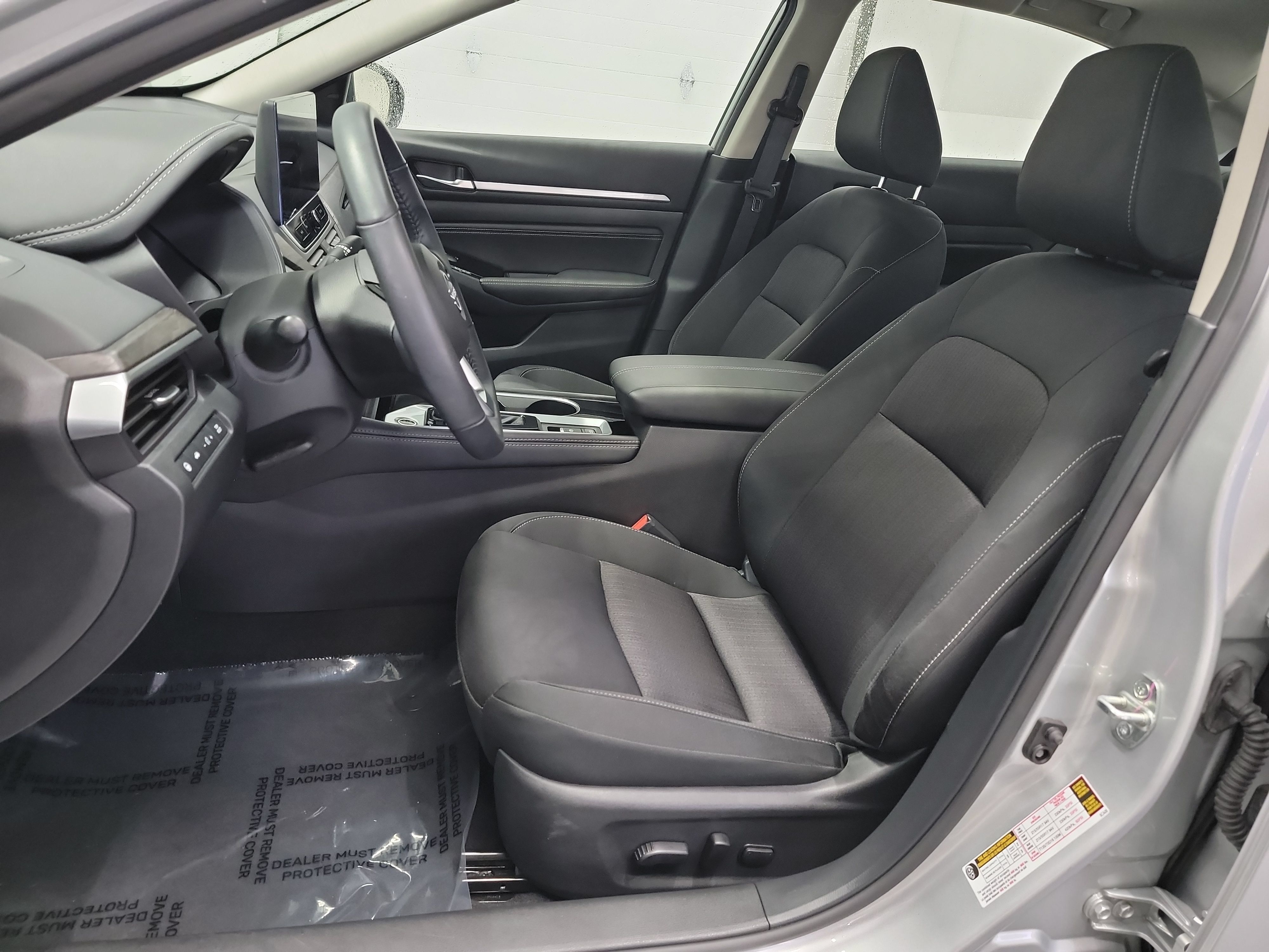 Used 2023 Nissan Altima 2.5 SV w/ SV Premium Package FWD image 12
