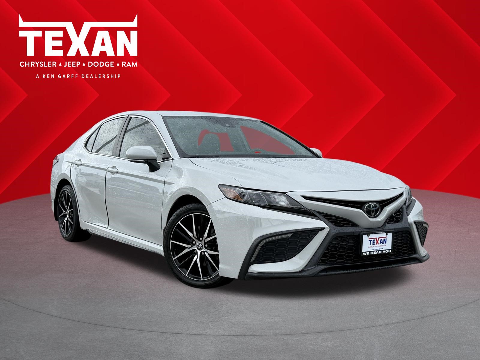 Used 2023 Toyota Camry SE FWD image 1