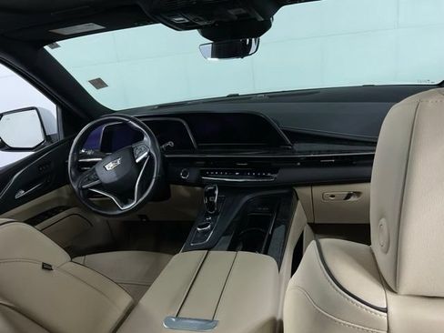Used 2021 Cadillac Escalade Premium Luxury w/ Performance Package AWD/4WD image 13