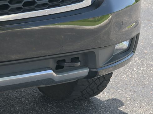 Used 2019 Chevrolet Tahoe LT w/ Luxury Package AWD/4WD image 40