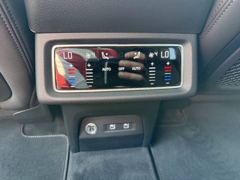 Used 2021 Audi e-tron Premium w/ Convenience Plus Package AWD/4WD image 19