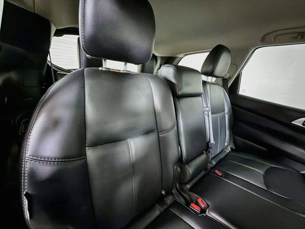 Used 2018 Nissan Pathfinder SL FWD image 24