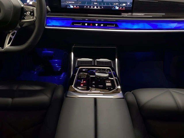 Used 2026 BMW 740i xDrive AWD/4WD image 14