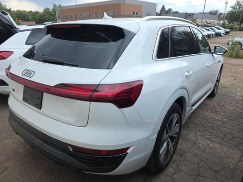 Used 2024 Audi Q8 e-tron Premium Plus w/ Premium Plus Package AWD/4WD image 3