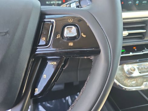 Certified 2024 Lincoln Corsair AWD image 17