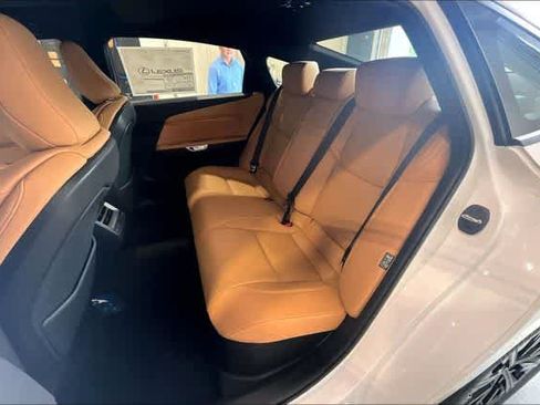 New 2026 Lexus ES 500e AWD/4WD image 10