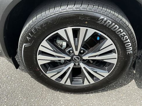 Certified 2023 Nissan Rogue SV image 7