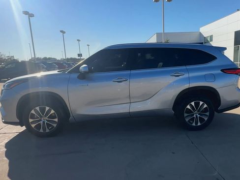 Used 2021 Toyota Highlander XLE image 43