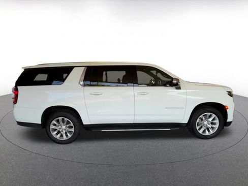 Used 2023 Chevrolet Suburban Premier RWD image 16