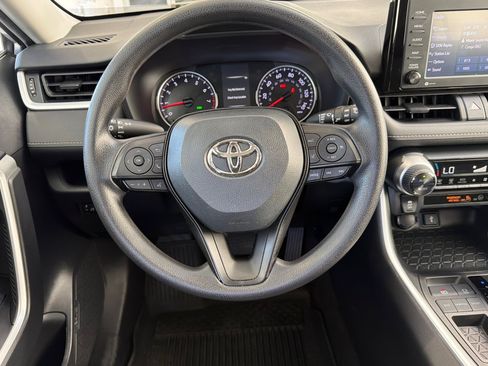 Used 2022 Toyota RAV4 XLE FWD image 18