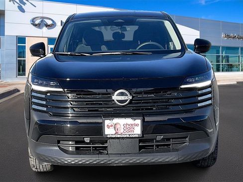 Used 2025 Nissan Kicks SV image 3