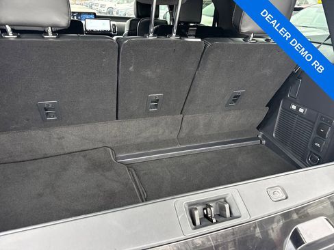 Used 2025 Ford Expedition Platinum w/ Stealth Appearance Package image 11