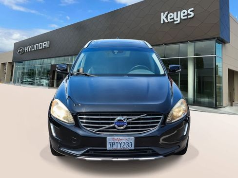 Used 2016 Volvo XC60 T5 Premier w/ Proximity Package FWD image 2