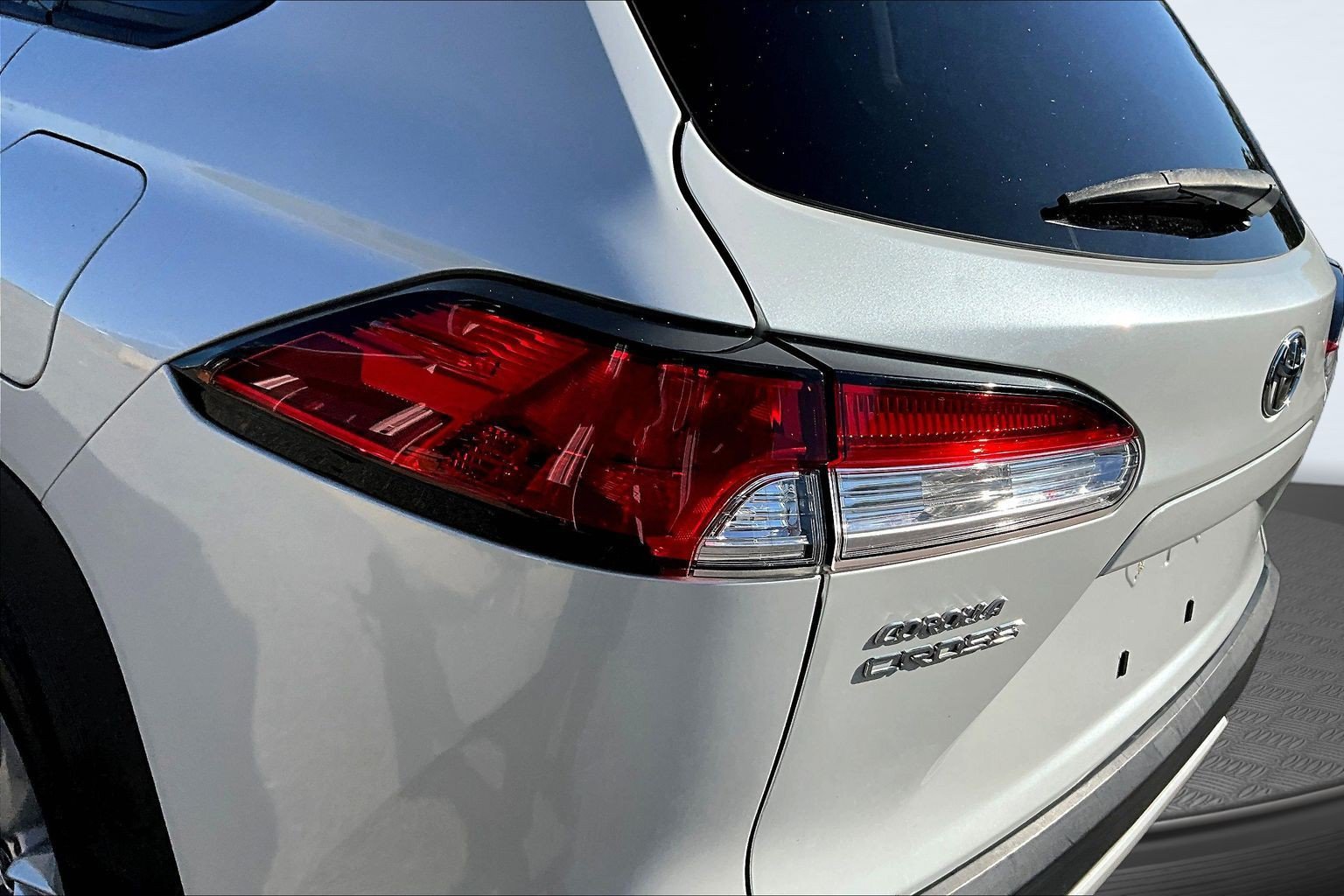 Used 2023 Toyota Corolla Cross LE AWD/4WD image 20