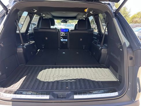 Used 2025 Toyota Grand Highlander AWD Hybrid image 7