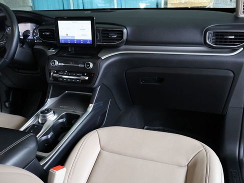 Used 2020 Ford Explorer XLT w/ Equipment Group 202A image 32