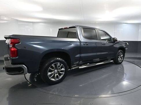 Used 2022 Chevrolet Silverado 1500 LT AWD/4WD image 4