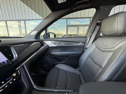Used 2024 Cadillac XT6 Sport w/ Technology Package AWD/4WD image 25