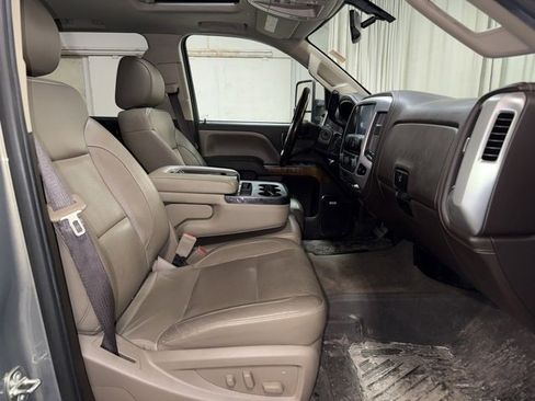 Used 2017 GMC Sierra 2500 SLT w/ Duramax Plus Package image 16
