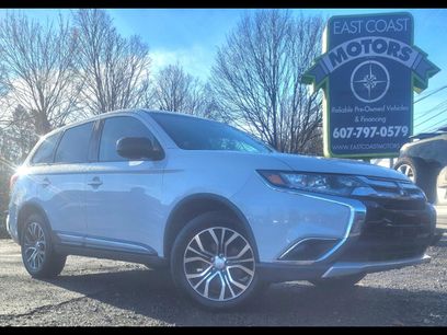 Used 2017 Mitsubishi Outlander ES