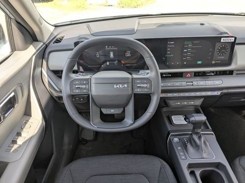 New 2027 Kia Seltos S FWD image 17