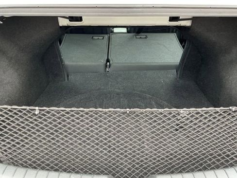 Used 2017 Hyundai Elantra Limited image 38