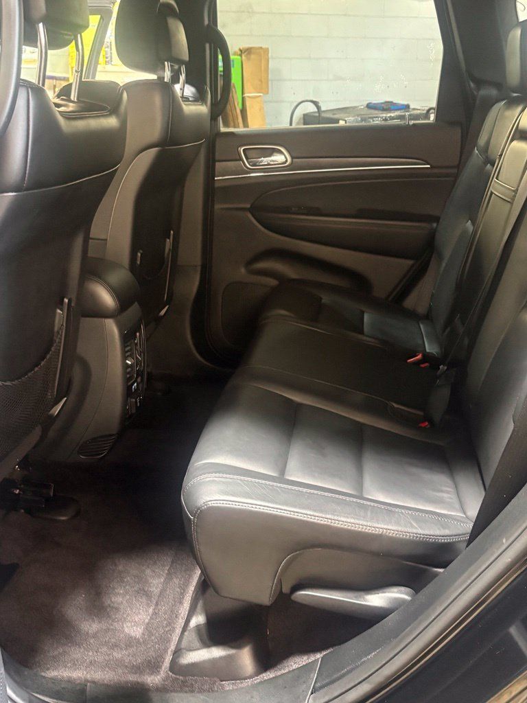 Used 2018 Jeep Grand Cherokee Limited AWD/4WD image 19