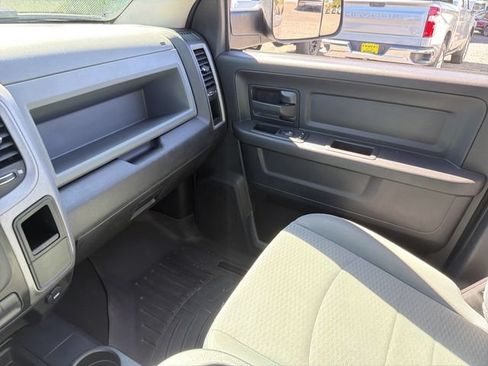 Used 2018 RAM 2500 Tradesman w/ Chrome Appearance Group AWD/4WD image 26
