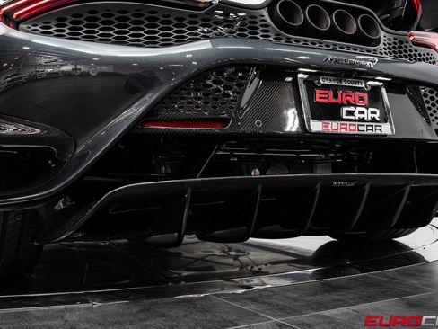 Used 2021 McLaren 765LT RWD image 32