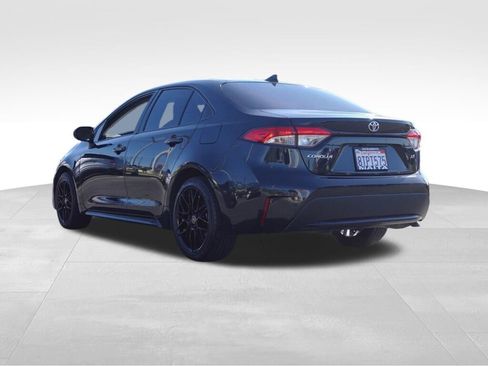 Used 2020 Toyota Corolla LE image 6