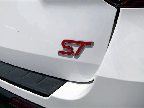 Used 2023 Ford Explorer ST w/ Equipment Group 401A AWD/4WD image 10