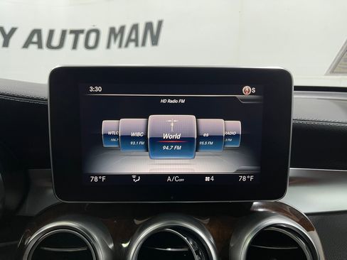 Used 2019 Mercedes-Benz GLC 350e 4MATIC image 25