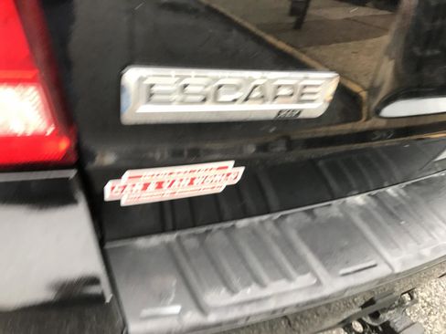 Used 2010 Ford Escape XLT image 5
