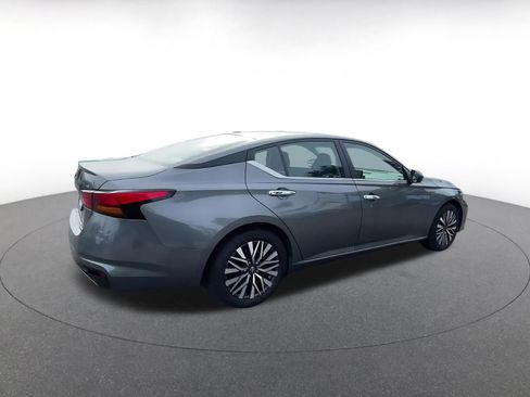Used 2025 Nissan Altima 2.5 SV image 15