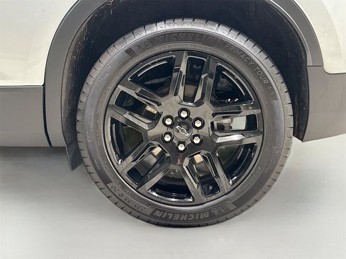 New 2025 Chevrolet Blazer LT w/ Sound & Technology Package image 32