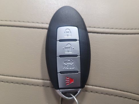Used 2020 Nissan Rogue SV FWD image 32