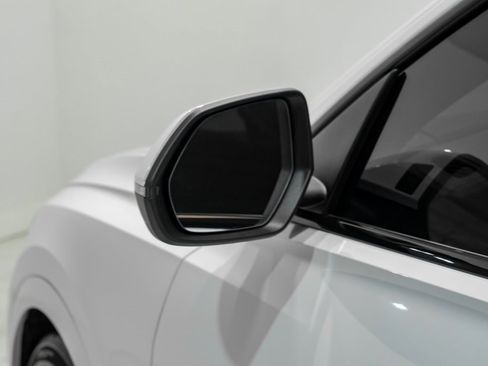 Used 2024 Audi Q8 Prestige image 38