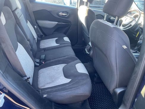 Used 2014 Jeep Cherokee Sport w/ Cold Weather Group image 19