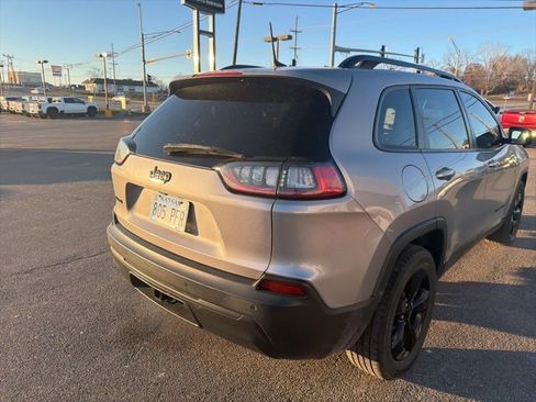 Used 2019 Jeep Cherokee Latitude Plus image 9
