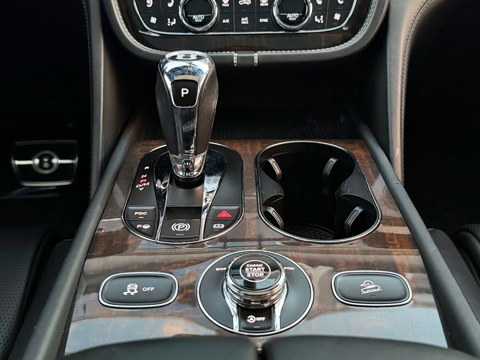 Used 2019 Bentley Bentayga AWD/4WD image 44