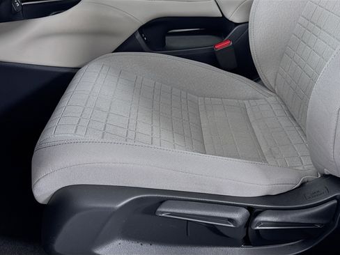 Certified 2024 Honda HR-V LX image 18
