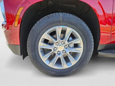 New 2025 Chevrolet Suburban Premier image 20