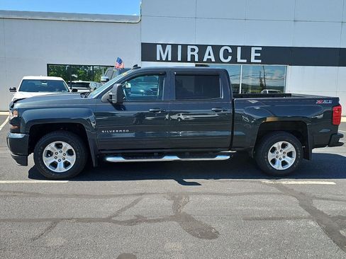 Used 2017 Chevrolet Silverado 1500 LT w/ All Star Edition AWD/4WD image 4