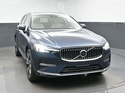 Used 2023 Volvo XC60 B5 Plus w/ Protection Package Premier FWD image 2