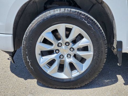 Used 2024 Chevrolet Silverado 1500 Custom AWD/4WD image 10