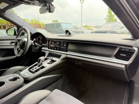 Used 2019 Porsche Panamera GTS AWD/4WD image 32