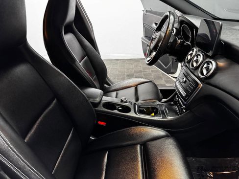 Used 2019 Mercedes-Benz CLA 250 image 53