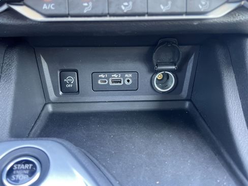 Used 2024 Nissan Sentra SV image 7